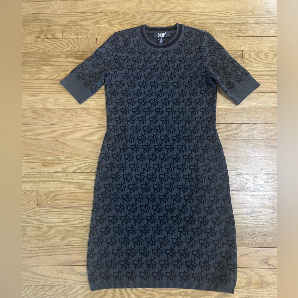 DKNY Black & Gray Monogram Logo Jacquard Fitted Knit Short Sleeve Sweater Dress